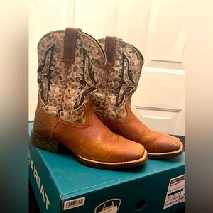 Ariat Western Boots, Brown.